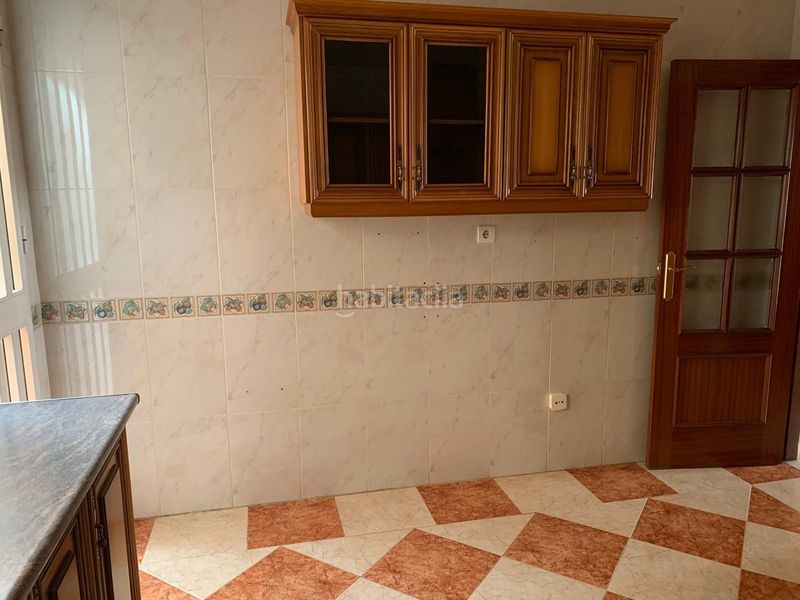 Foto 22e39cd4-53ba-4278-b3c2-c2d0044f22c3. Casa adossada amb aparcament a Maracena