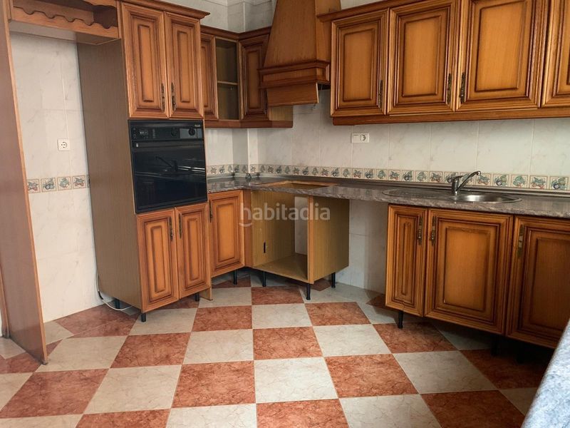 Foto 45d65675-a007-4b58-942f-896d1bfdb408. Casa adossada amb aparcament a Maracena