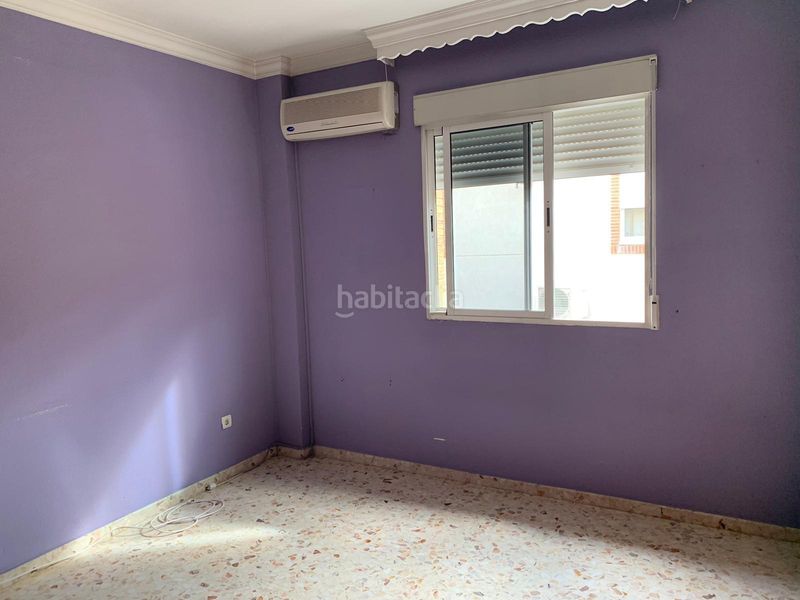 Foto 6ac4e0d3-8cbd-434e-bca3-243aae38e56c. Casa adossada amb aparcament a Maracena