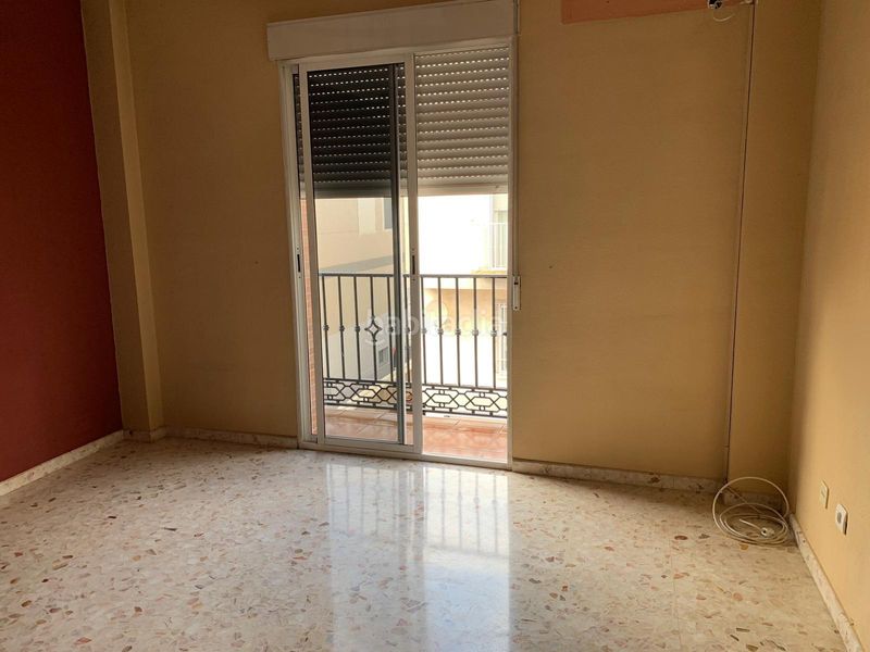 Foto 8d1aa3f0-6f2d-4f6a-9c52-5ec9f6e727d5. Casa adossada amb aparcament a Maracena