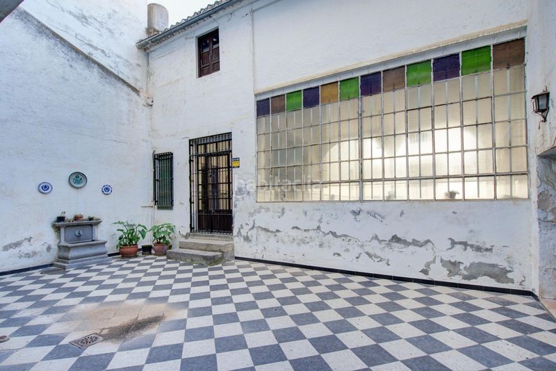 Foto 2a1a8d35-eb11-42d4-b6a3-57c61fc51f2b. Casa amb aparcament a Atarfe