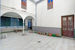 Casa  Calle calle ramón y cajal. Vivienda señorial con amplio local incluido!