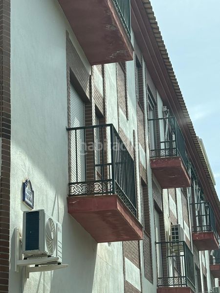 Foto 8fee4940-d9fd-42fe-bb35-be8b4e698b18. Lloguer pis amb aparcament a Calicasas