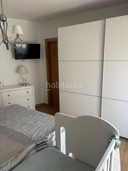 Foto a185c737-859f-4d8c-9429-7d55352b3f7c. Lloguer pis amb aparcament a Calicasas