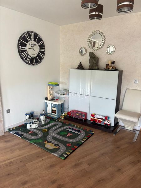 Foto cfab4438-43cc-4d26-b207-3104a5472f38. Lloguer pis amb aparcament a Calicasas