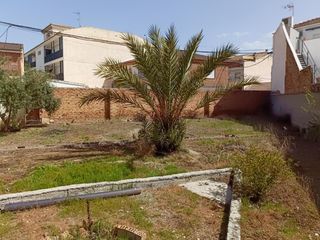 Terreny residencial a Parque de la Ermita. Magnifica parcela plurifamiliar en el centro de churriana de la