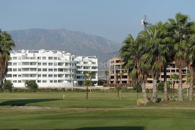 Foto 0f5419a5-d2f5-4324-80b1-74d6ab432ffb. Pis amb aparcament piscina a Playa de Granada Motril