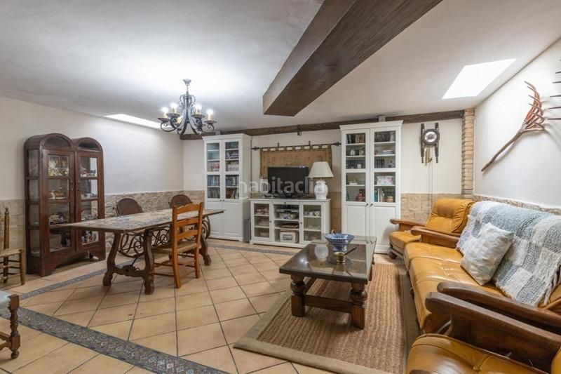 Foto 1203105c-6179-4a67-ba65-aca26f0dee6b. Casa adossada amb aparcament a Maracena