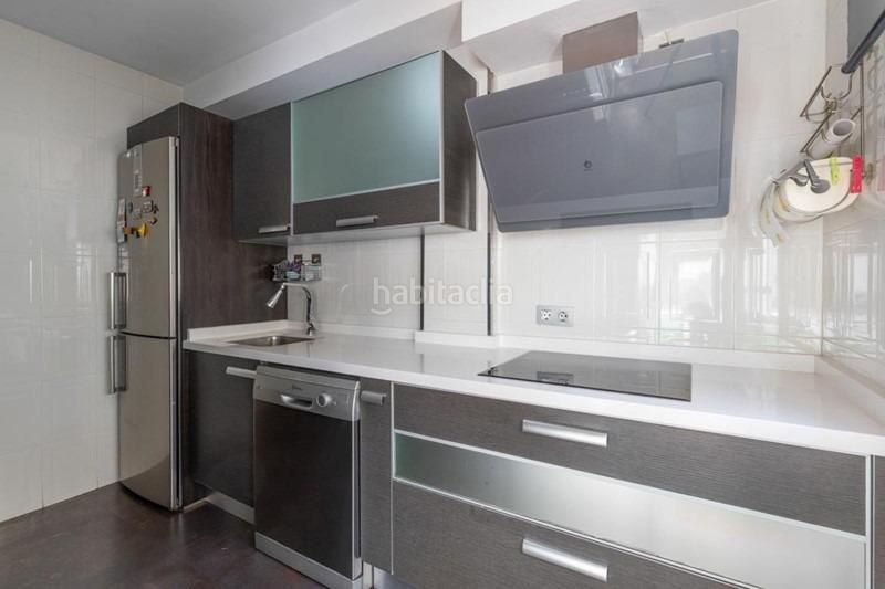 Foto 151032dd-be0f-4027-ad19-22e8afe8902b. Casa adossada amb aparcament a Maracena