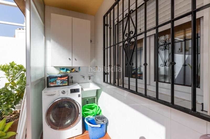 Foto 3f282d72-1c2e-44a3-91ff-9c4fee63e774. Casa adossada amb aparcament a Maracena