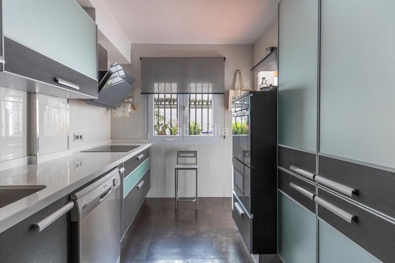 Foto 4a4939b7-e4ae-41ad-aa93-c2706e8214fd. Casa adossada amb aparcament a Maracena