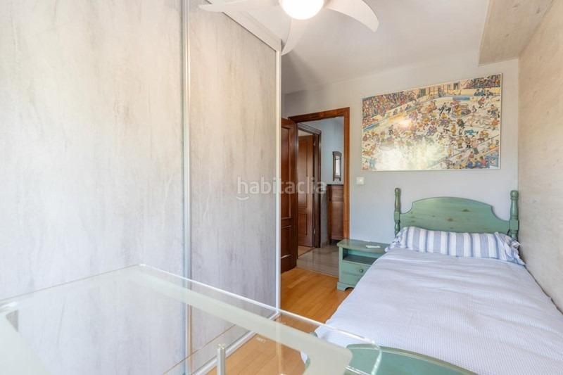 Foto 4ff18e10-bbba-4202-b142-16d6035ba002. Casa adossada amb aparcament a Maracena