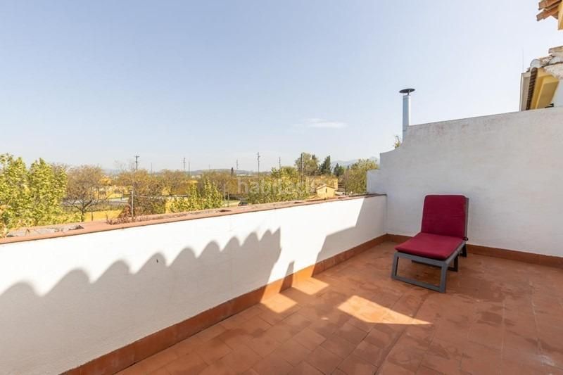 Foto 55ca4383-d582-4459-850c-6ba0a6b93320. Casa adossada amb aparcament a Maracena