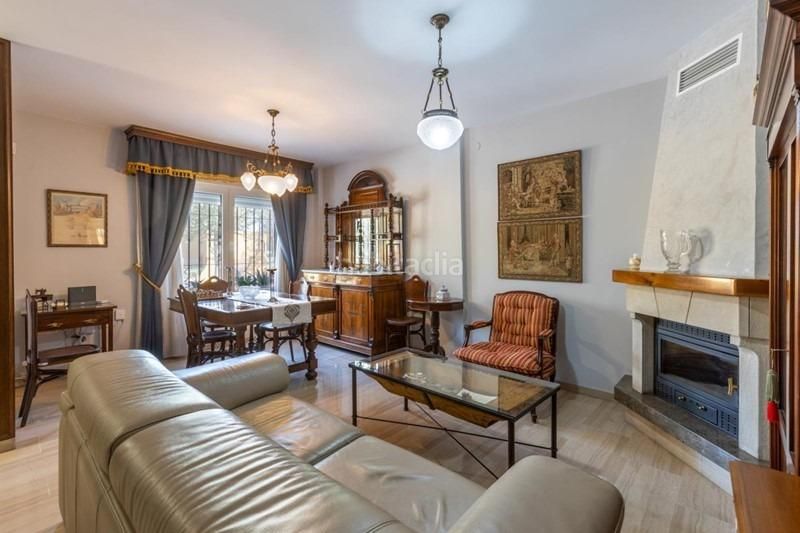 Foto 5e2e5d14-67fd-475f-8efa-53323a752e6c. Casa adossada amb aparcament a Maracena