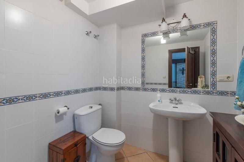 Foto b8181674-cac0-49e5-a5bd-f2d5748c3b60. Casa adossada amb aparcament a Maracena