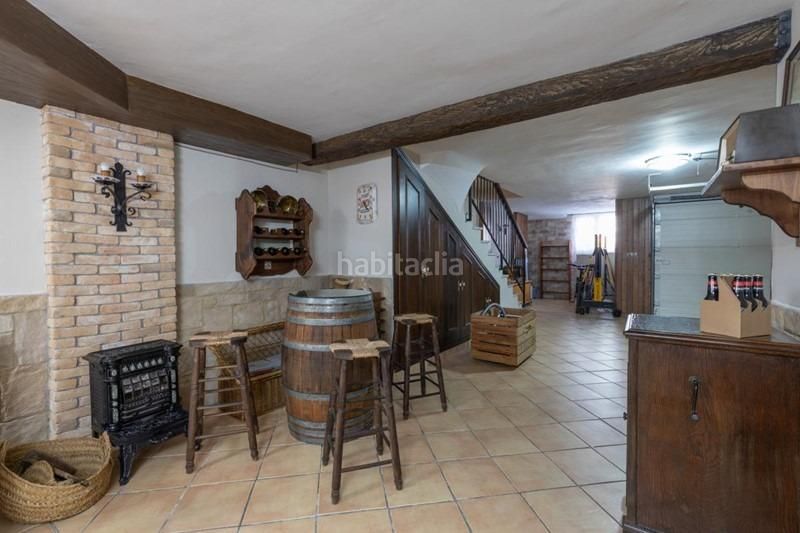 Foto d779fe2d-d02e-4701-925b-1f5603620322. Casa adossada amb aparcament a Maracena