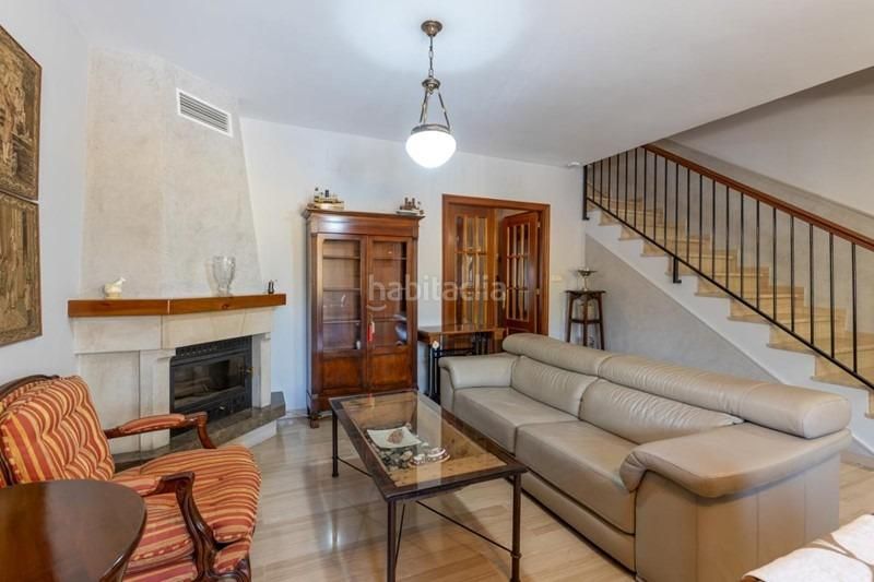 Foto e355f8c8-2462-429e-b9f2-e8044303fb54. Casa adossada amb aparcament a Maracena