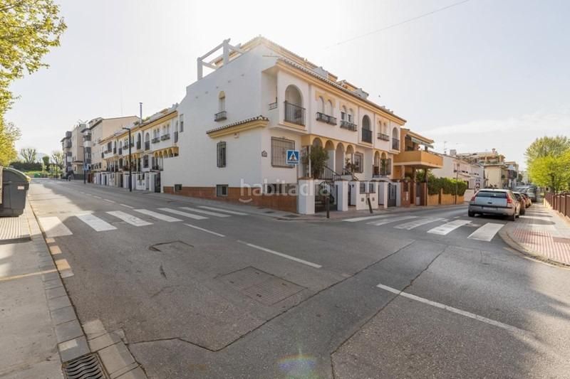 Foto ee8508f9-0593-4764-98e8-8df7d904c751. Casa adossada amb calefacció aparcament a Maracena