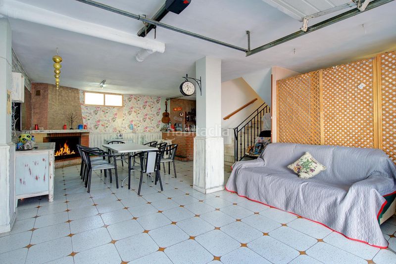 Foto 580e3be1-c2dc-46ba-a3bb-14ce2d27d1cd. Casa adossada amb aparcament a Atarfe