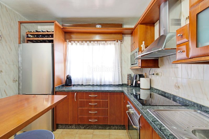 Foto 5fce34a9-4d1c-4bda-89d2-7aaffffe4813. Casa adossada amb aparcament a Atarfe