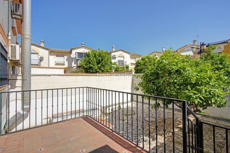 Foto 79f8baff-df10-40c0-b3a8-bb87c908de85. Casa adossada amb aparcament a Atarfe