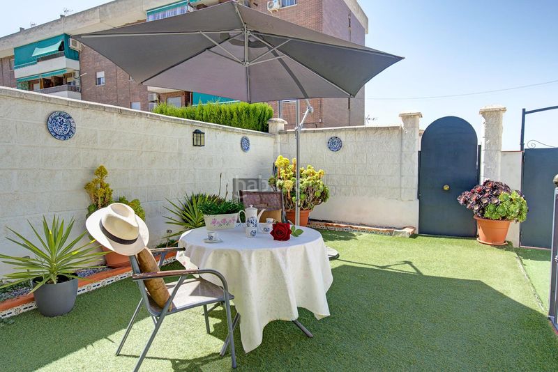 Foto 959cdbaa-f08f-48fd-8042-6dd8f7c26ed4. Casa adossada amb aparcament a Atarfe