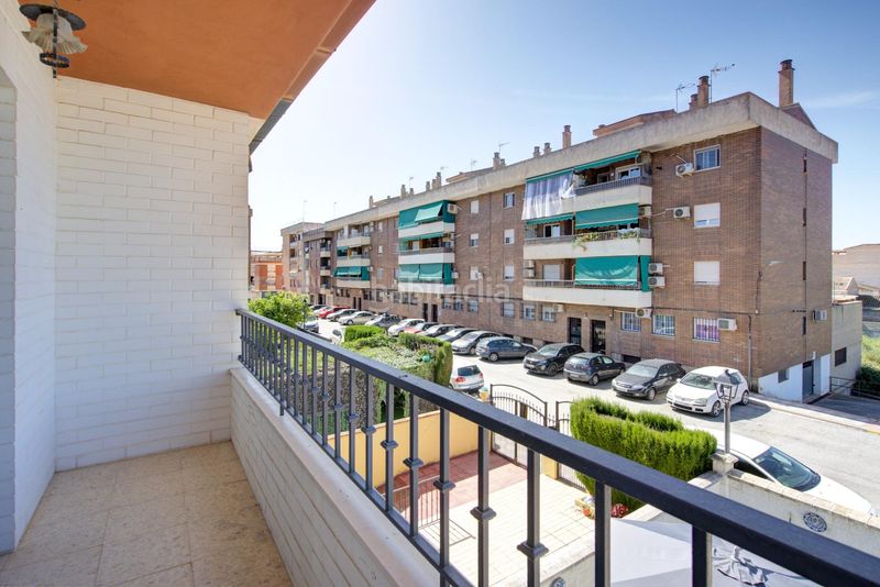 Foto ee87a61f-cbc6-4cb1-a1e9-126d5d8a40d8. Casa adossada amb aparcament a Atarfe