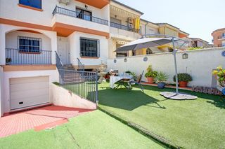 Casa a schiera in Atarfe. Disponible esta preciosa casa adosada con 2 patios en atarfe!