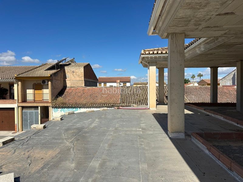 Foto c622367c-4139-48e2-8969-e541a5eab297. Casa aparellada amb aparcament a Cijuela