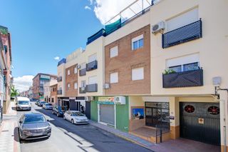 Duplex  Calle calle reina sofía. Magnífico dúplex con cochera y trastero en atarfe!