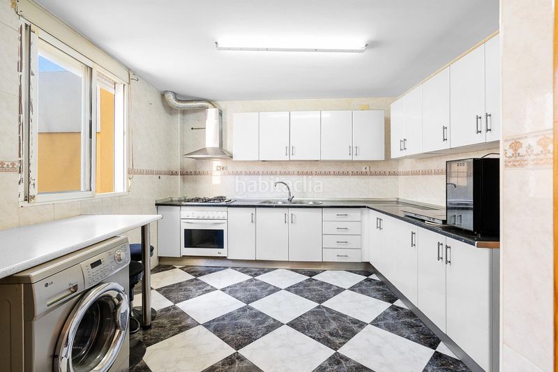 Foto d87627ae-a8e1-4e58-893f-2eb862711a66. Duplex with parking in Atarfe
