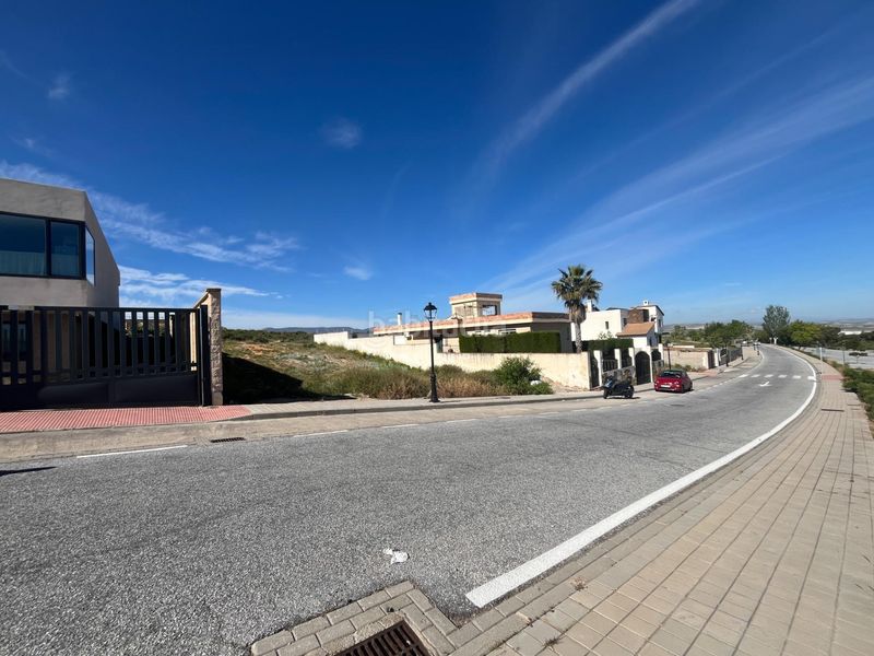 Foto baea4541-bd28-477c-bf7d-617372c62f6d. Terreny residencial a Dílar
