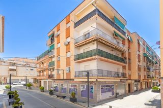 Flat  Stma trinidad. Piso exterior en esquina