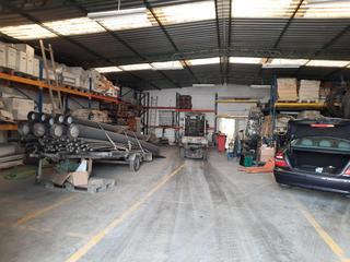 Nau industrial a Poleares. Nave en zona carretera de rute. cuenta con una superficie de 737