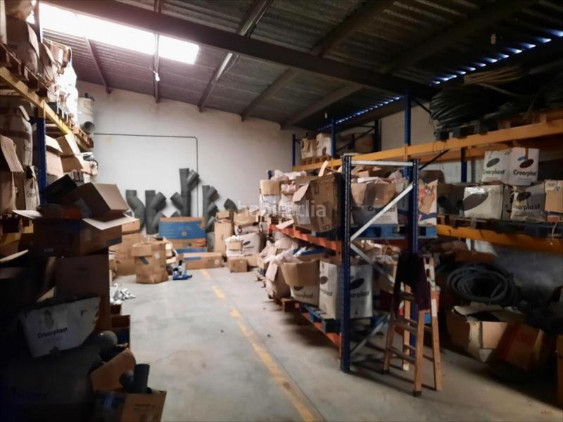 Foto d8d6fefc-703a-45de-bfa9-28491704f783. Nau industrial a Poleares Lucena