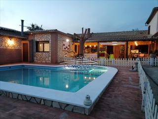 Casa a Poleares. Chalet en zona la torca. cuenta con una superficie de parcela de