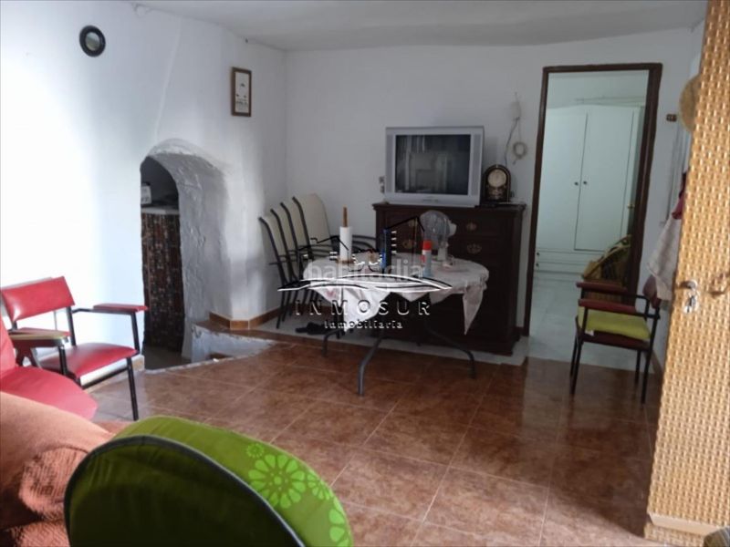 Foto f0fc1e91-0a27-4a26-87d1-4459444f9f80. Casa amb piscina a Poleares Lucena