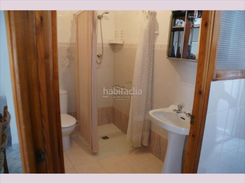 Foto ff5b7ef2-7ab5-491d-8303-de681befc905. Casa adossada a Rute