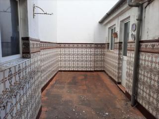 Casa adosada en Las Tinajerías - Juderías. Casa en zona calle ancha para reformar. cuenta con una superfici