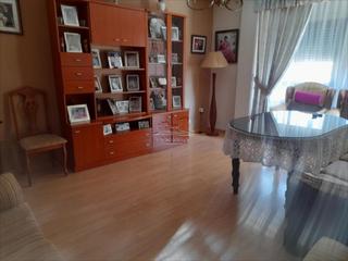 Appartement à San Francisco. Piso en zona calle san francisco. dispone de recibidor, salóncom