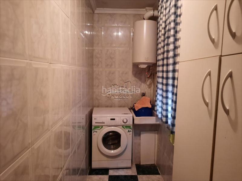 Foto 0441704c-69df-4eaf-b8e8-30a6acb7fee4. Piso  en zona calle cabrillana. cuenta con recibidor, un espacioso y luminoso salóncomedor, cocina amueblada, lavadero, cuarto de b en Lucena