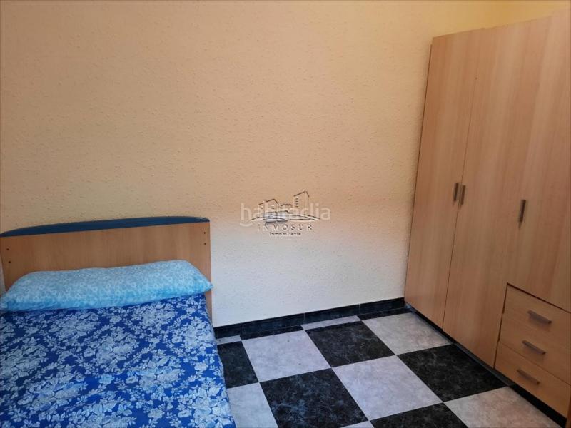 Foto 28413f71-10d3-4e01-ae53-7ab7d3c37cdc. Piso  en zona calle cabrillana. cuenta con recibidor, un espacioso y luminoso salóncomedor, cocina amueblada, lavadero, cuarto de b en Lucena