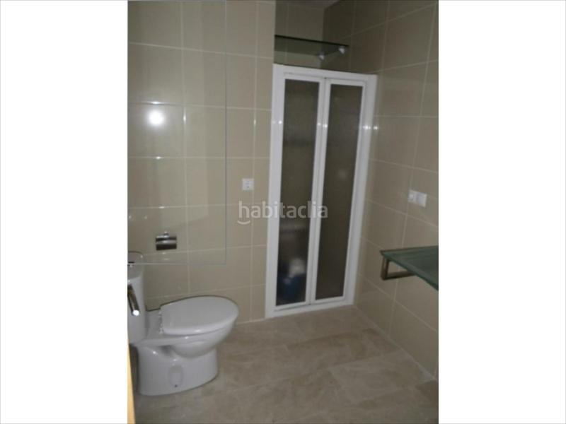 Foto 0a1281a7-c19f-4a9f-9186-5d6ccc00398e. Alquiler local comercial  en planta baja y sótano. amplio escaparate. aseo. refinmosur667 en Lucena