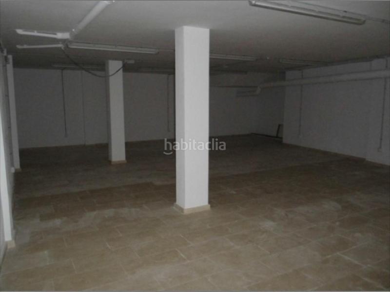 Foto a03116a4-21a9-4fb6-a01a-e8f8bd32f097. Alquiler local comercial  en planta baja y sótano. amplio escaparate. aseo. refinmosur667 en Lucena