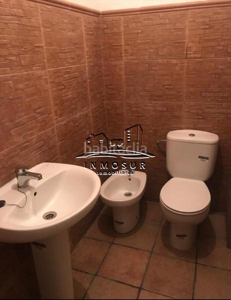 Foto 07840306-0d55-4353-8041-729f501e6ef9. Casa adossada a Centro Lucena