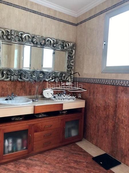 Foto c81795b5-c633-420d-9492-7edf4d686245. Casa adossada a Centro Lucena