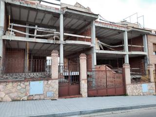 Casa adosada en El Valle. Casa en estructura en zona ronda del valle. tiene una superficie