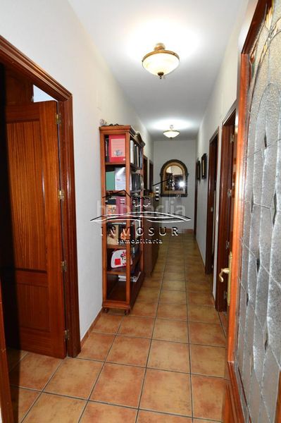Foto 13d6bc80-b688-4d3b-be81-54e124e2f5f9. Casa amb piscina a San Francisco Lucena