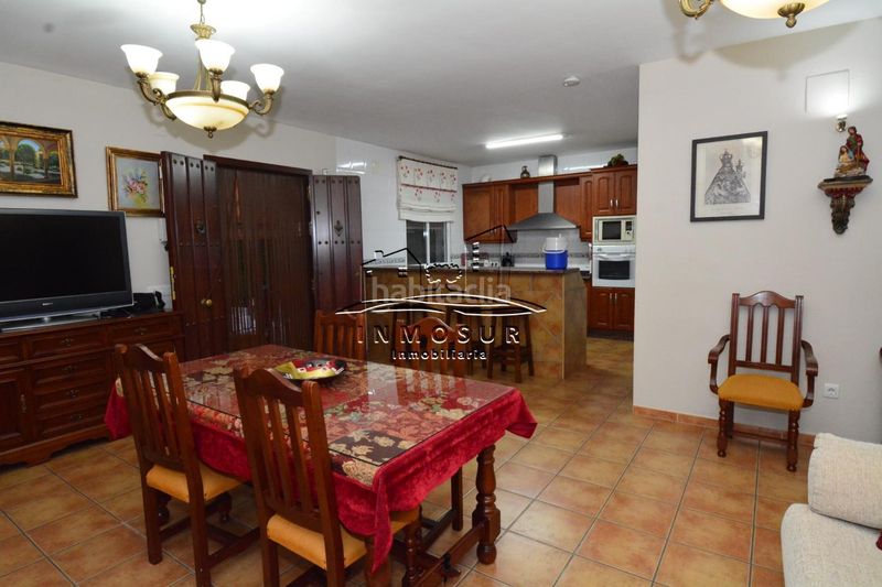 Foto 309394d6-6367-41a4-9361-e0b0f21e05fc. Casa amb piscina a San Francisco Lucena