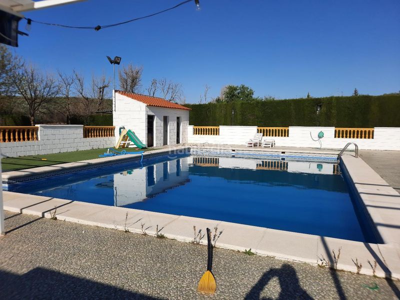 Foto 4b8e707d-f5ff-4874-b461-9c2abece3586. Casa amb piscina a San Francisco Lucena